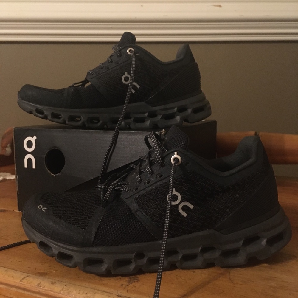 Women’s On Cloudstratus Running Shoes